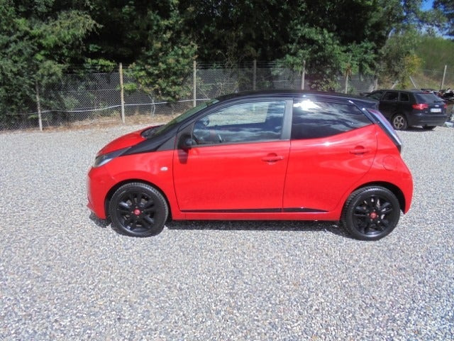 Rød Toyota Aygo fra 2018