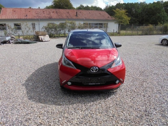 Rød Toyota Aygo fra 2018