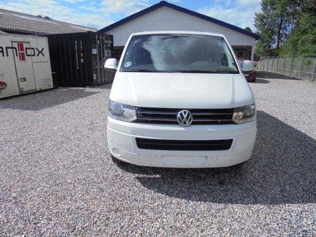 Hvid VW Caravelle fra 2014