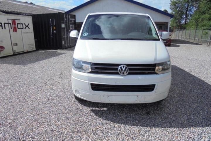 Hvid VW Caravelle fra 2014