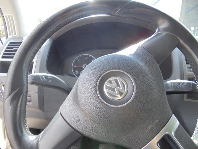 Hvid VW Caravelle fra 2014