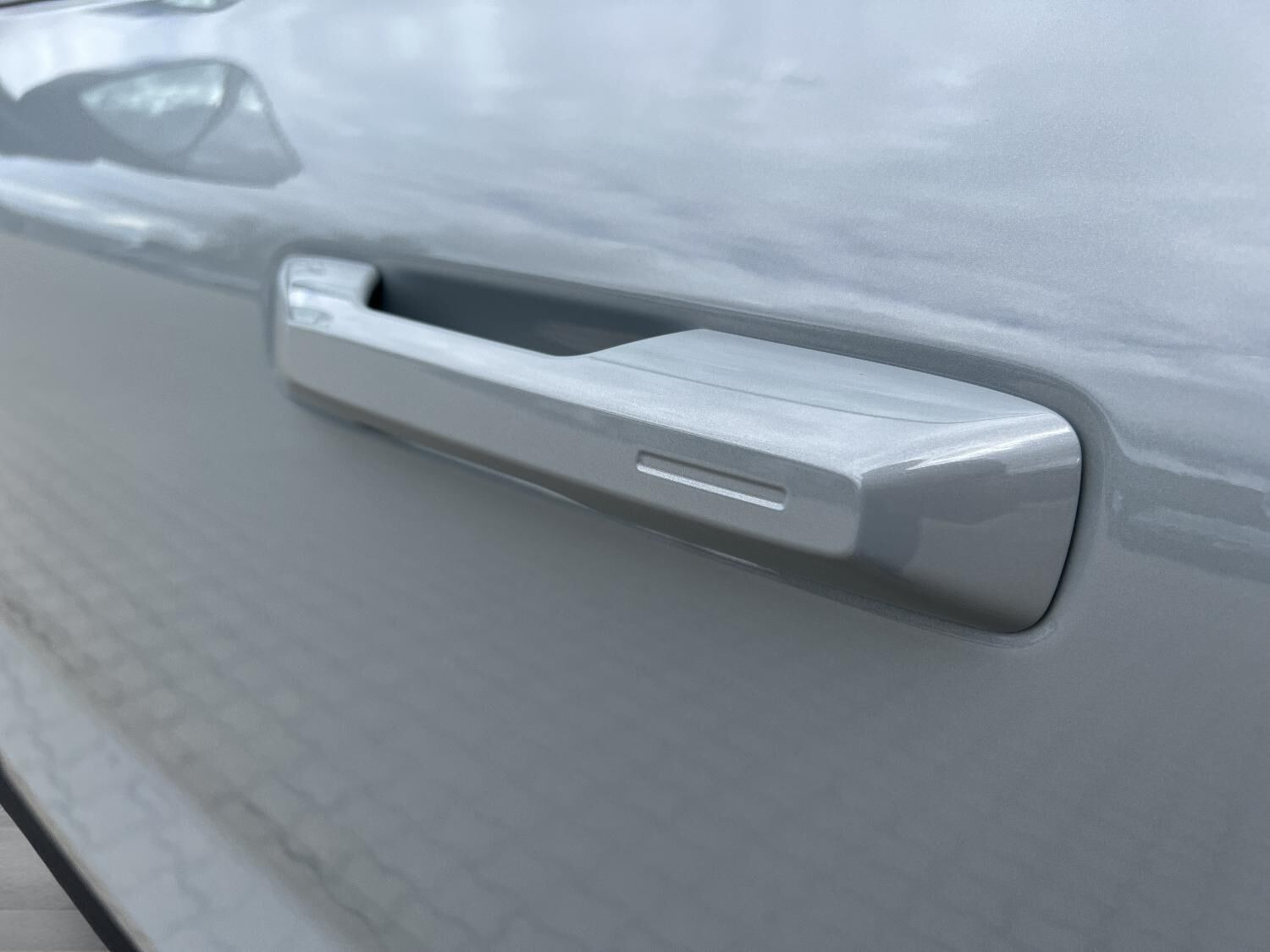 Grå Volvo EX30 fra 2024