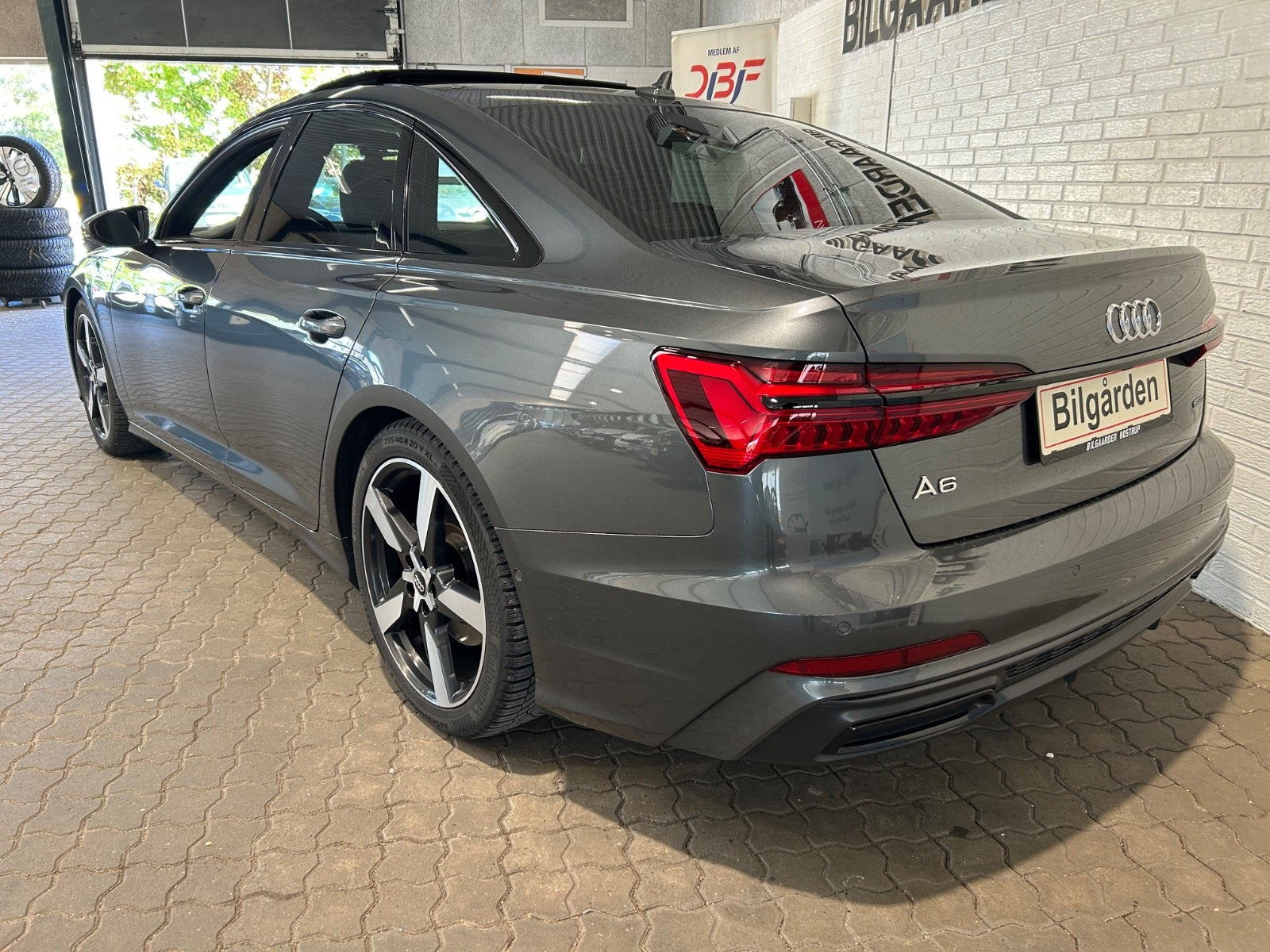 Grå Audi A6 fra 2020