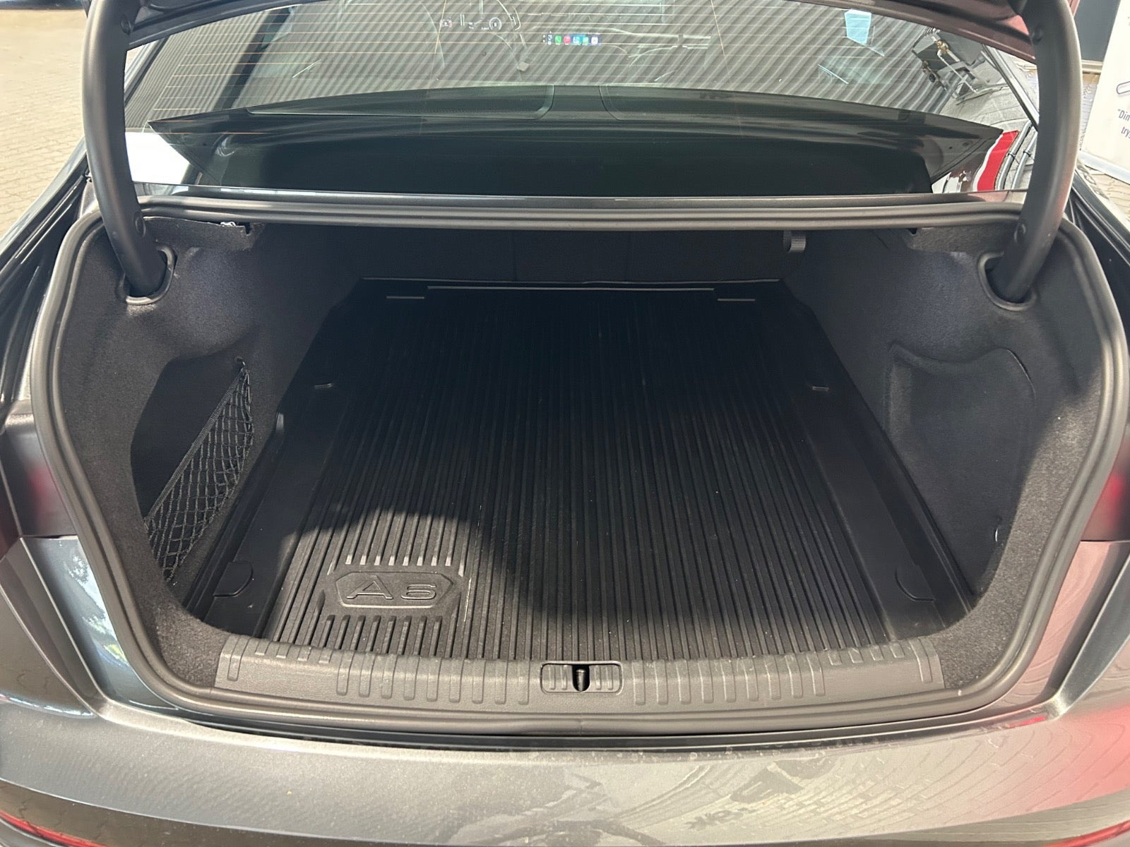 Grå Audi A6 fra 2020