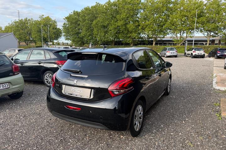 undefined Peugeot 208 fra 2018