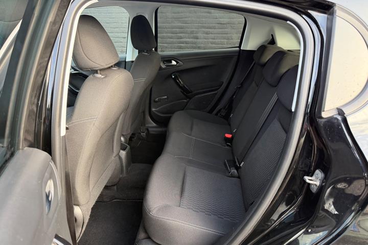 undefined Peugeot 208 fra 2018