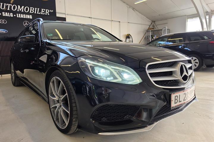 Sort Mercedes E220 fra 2013