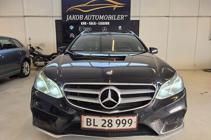 Sort Mercedes E220 fra 2013