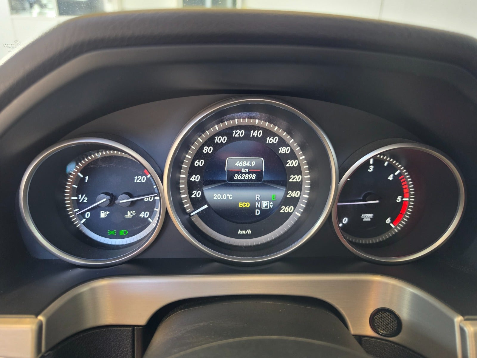 Sort Mercedes E220 fra 2013