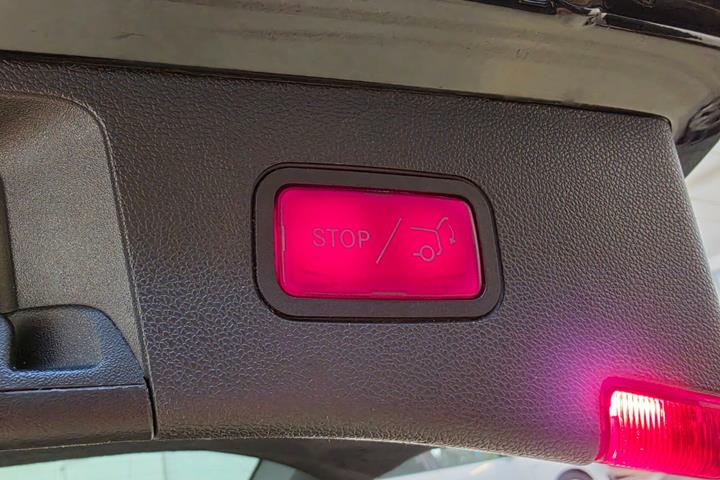 Sort Mercedes E220 fra 2013