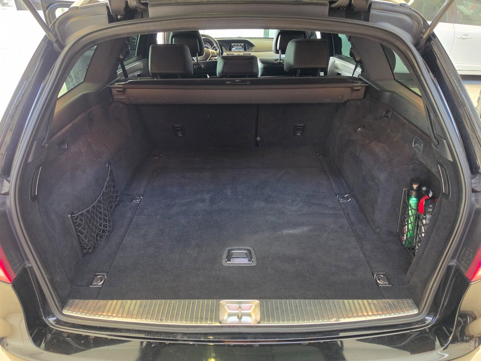 Sort Mercedes E220 fra 2013