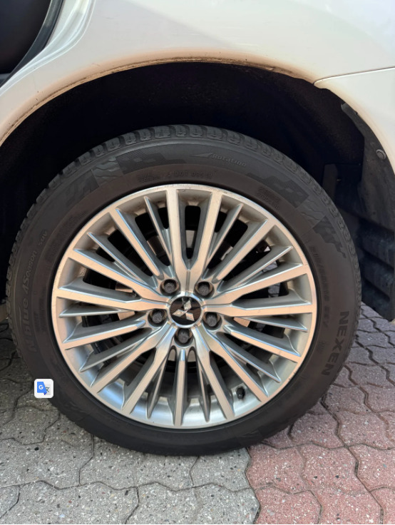 Hvid Mitsubishi Outlander fra 2020