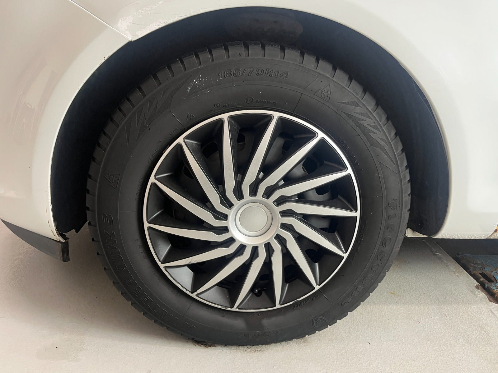Hvid Opel Corsa fra 2010