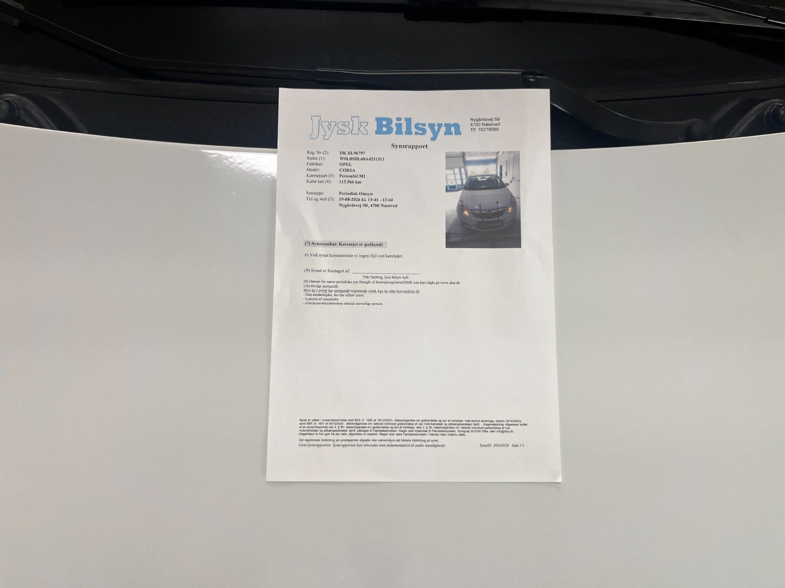 Hvid Opel Corsa fra 2010