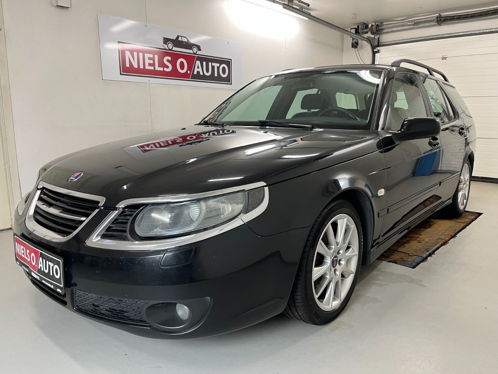 Sort Saab 9-5 fra 2008