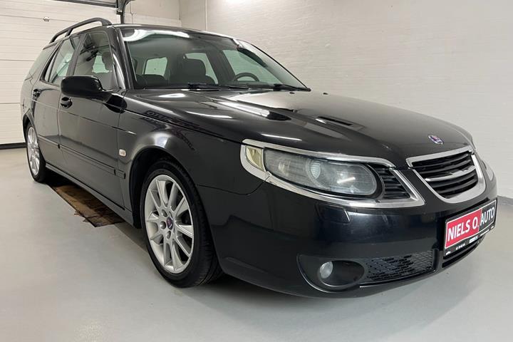 Sort Saab 9-5 fra 2008