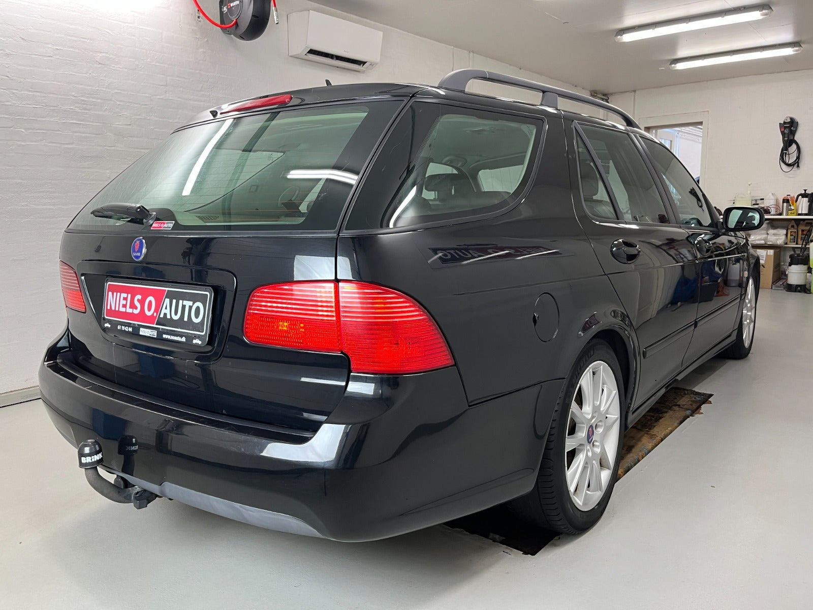 Sort Saab 9-5 fra 2008