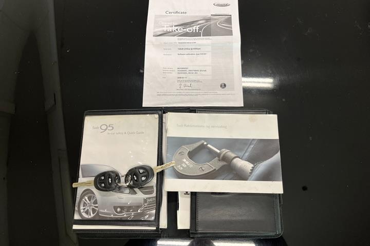 Sort Saab 9-5 fra 2008