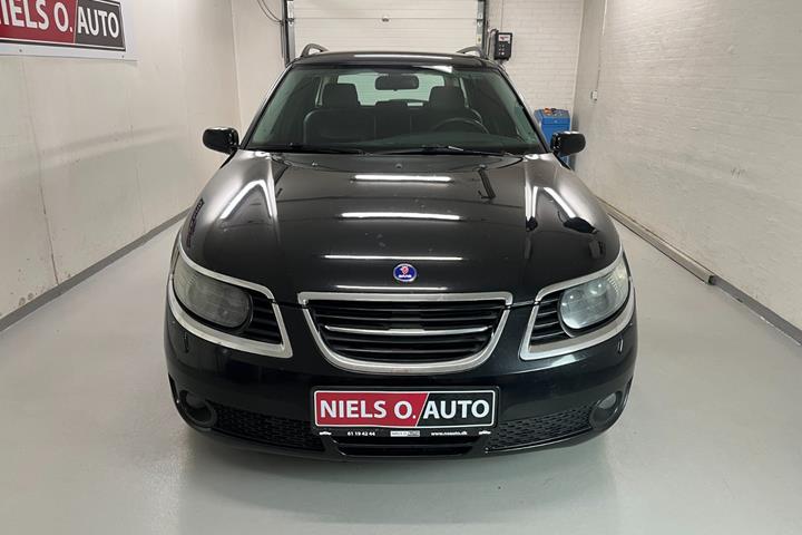 Sort Saab 9-5 fra 2008