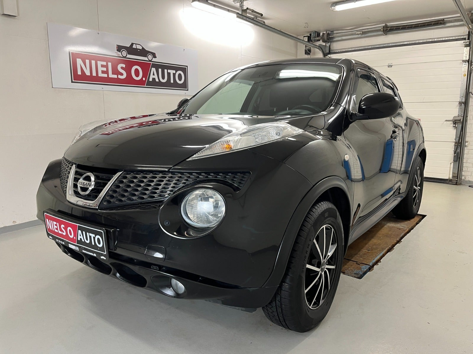 Sort Nissan Juke fra 2014