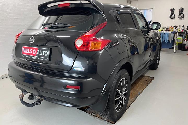 Sort Nissan Juke fra 2014