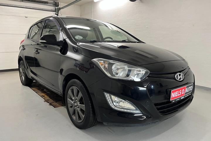 Sort Hyundai i20 fra 2014