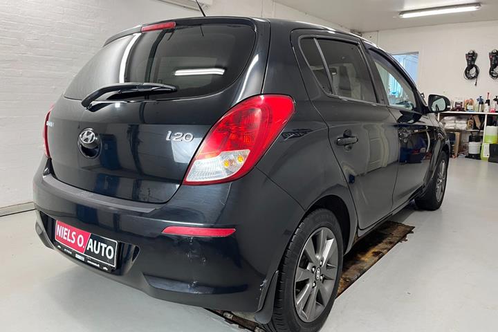 Sort Hyundai i20 fra 2014