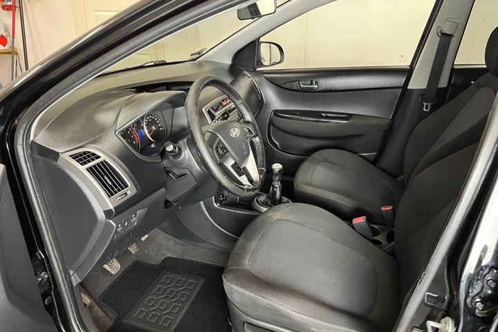 Sort Hyundai i20 fra 2014