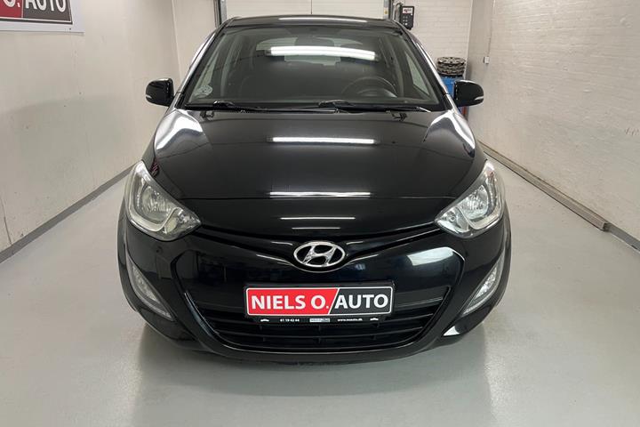 Sort Hyundai i20 fra 2014