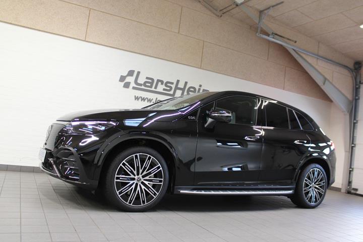 Sort Mercedes EQE350 SUV fra 2026