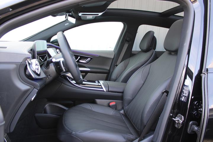 Sort Mercedes EQE350 SUV fra 2026