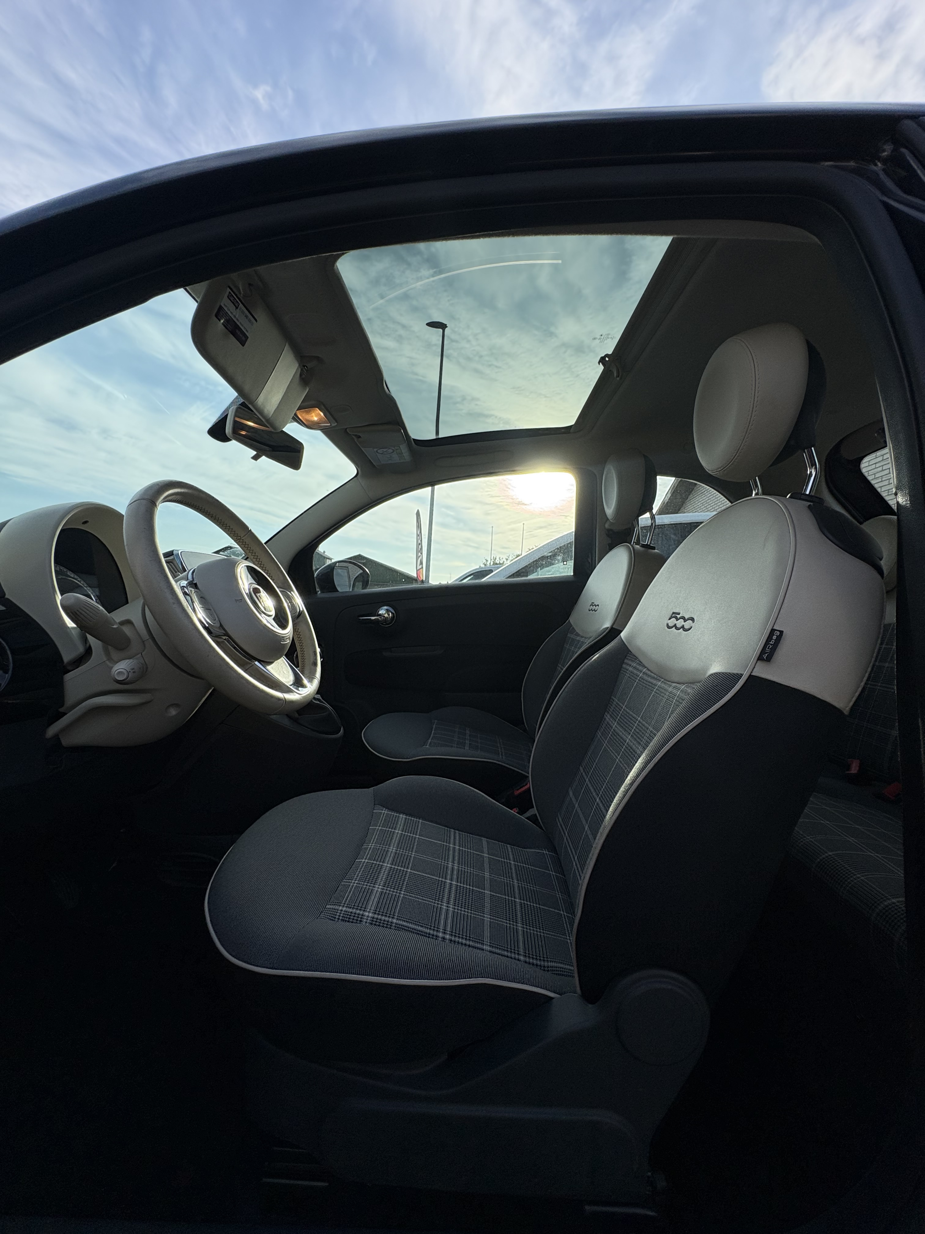 Sort Fiat 500 fra 2017
