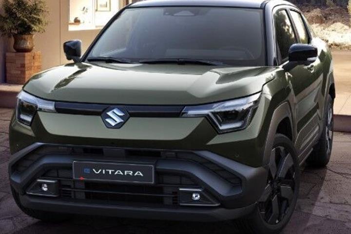 Sølv Suzuki eVitara fra 2025