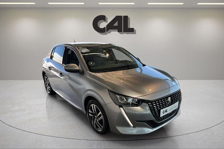 Sølv Peugeot 208 fra 2020