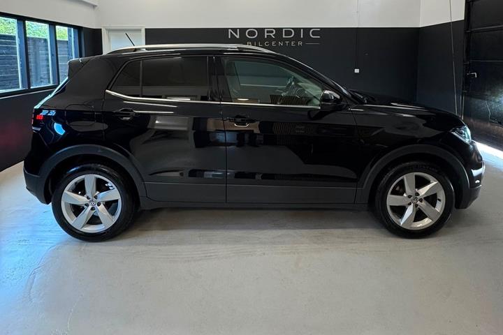 Sort VW T-Cross fra 2020