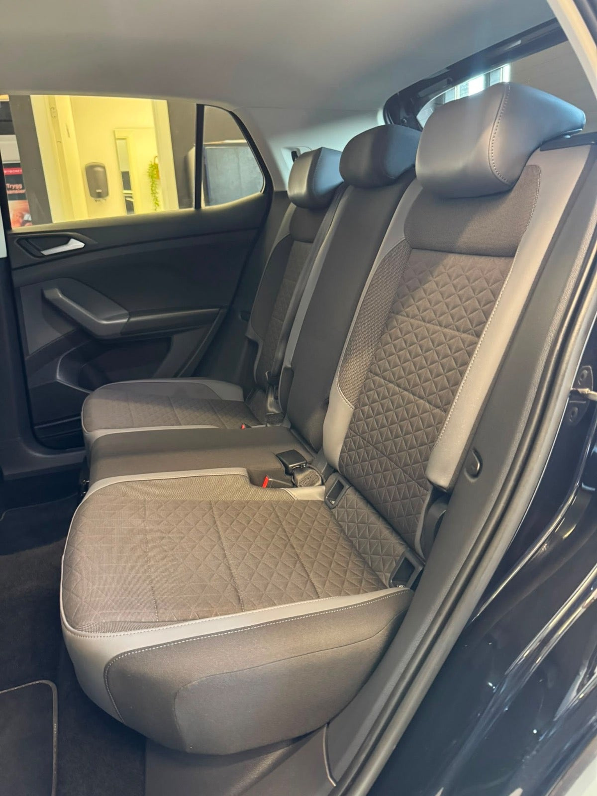 Sort VW T-Cross fra 2020
