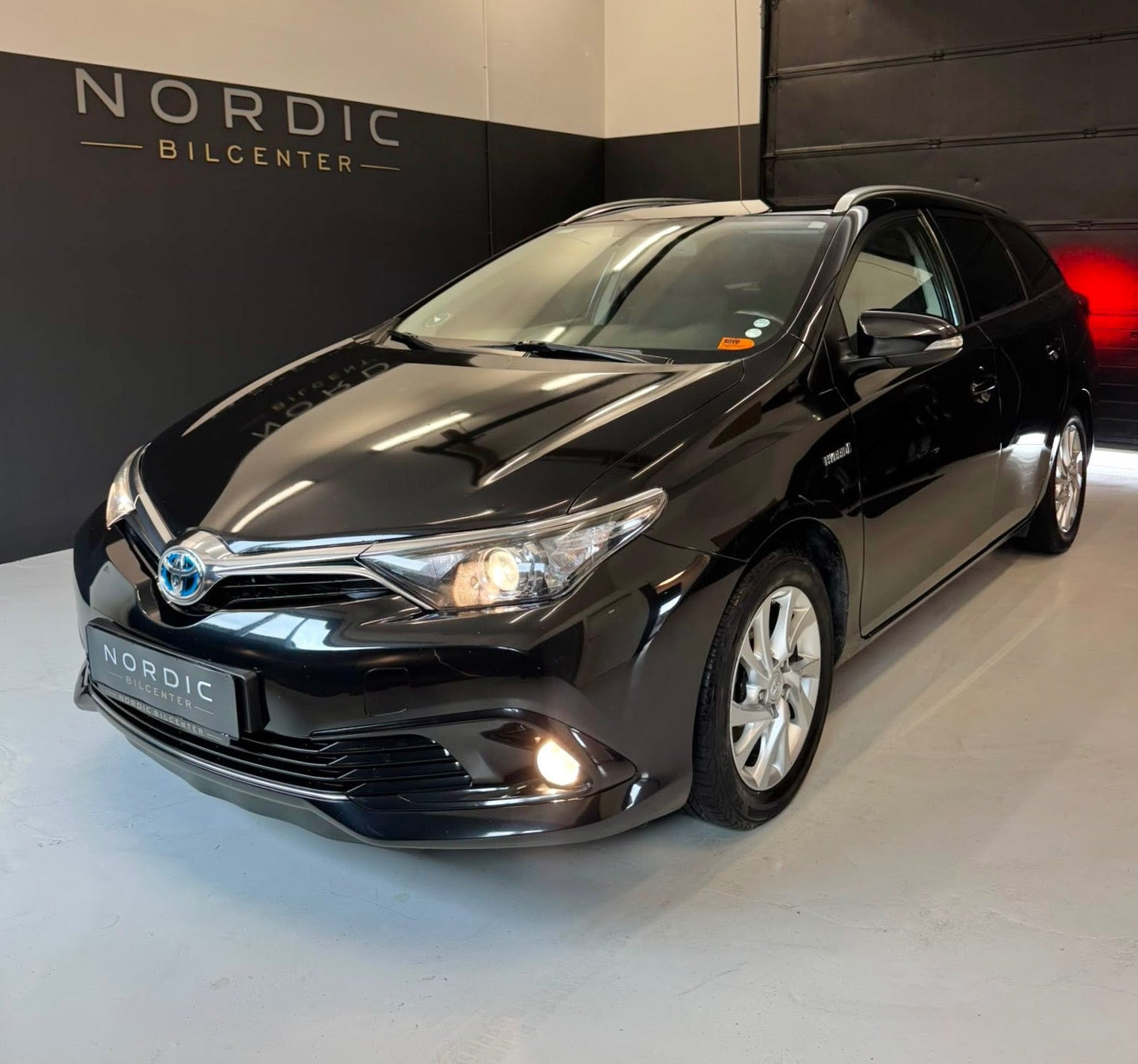 Toyota Auris 1,8 Hybrid H2 Comfort Touring Sports CVT