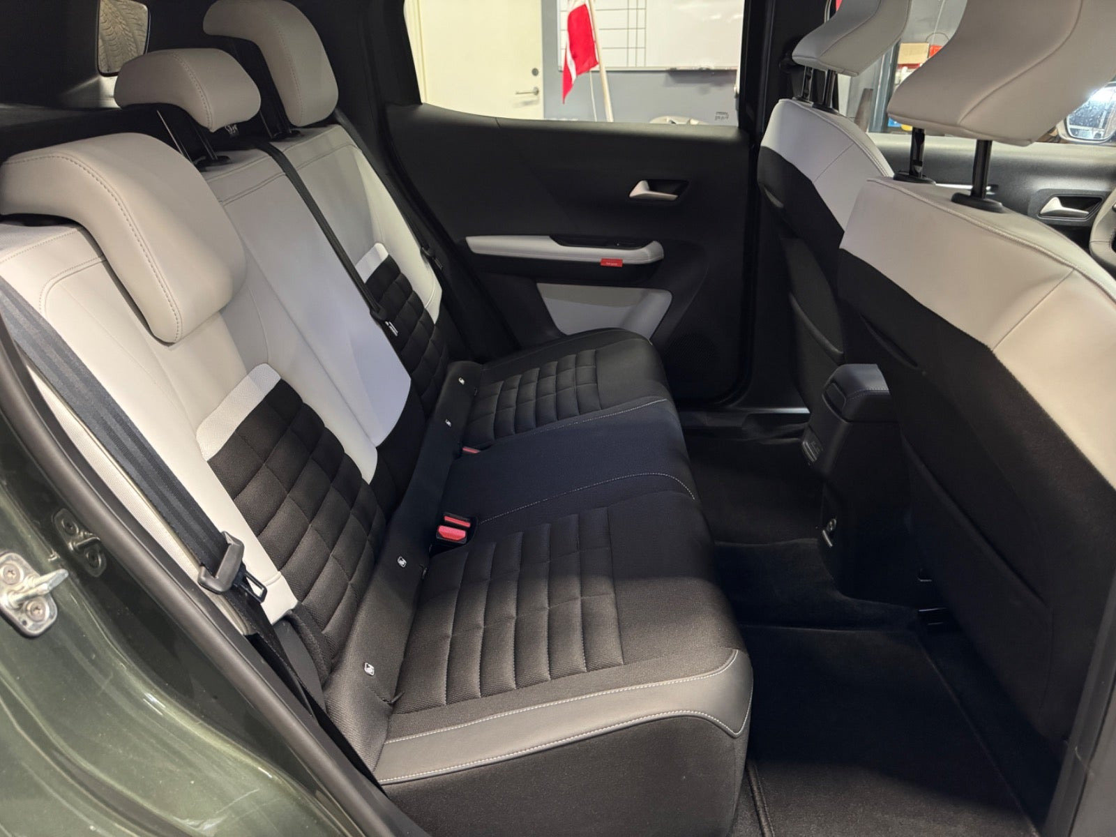 Grøn Citroën e-C3 Aircross fra 2025