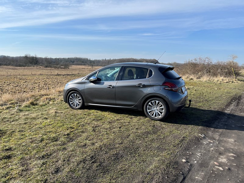 undefined Peugeot 208 fra 2018