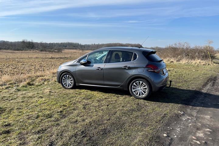 undefined Peugeot 208 fra 2018