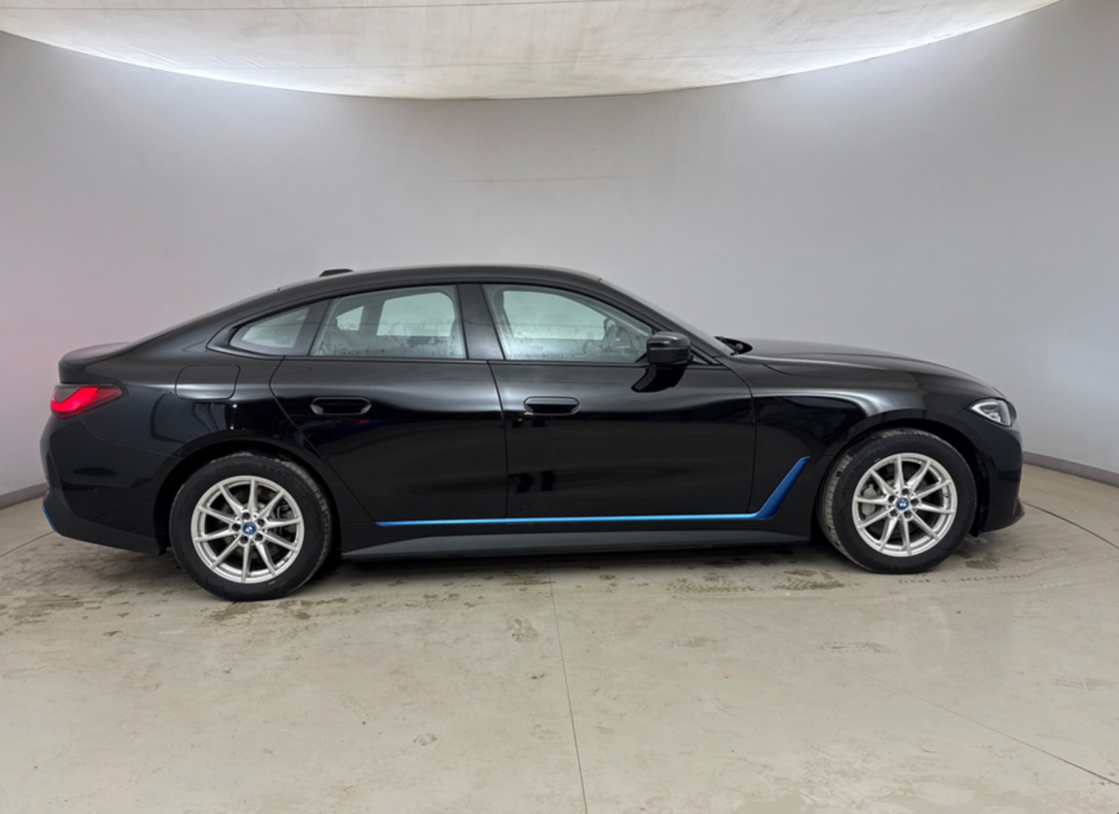 Sort BMW i4 fra 2024