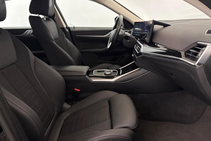 Sort BMW i4 fra 2024