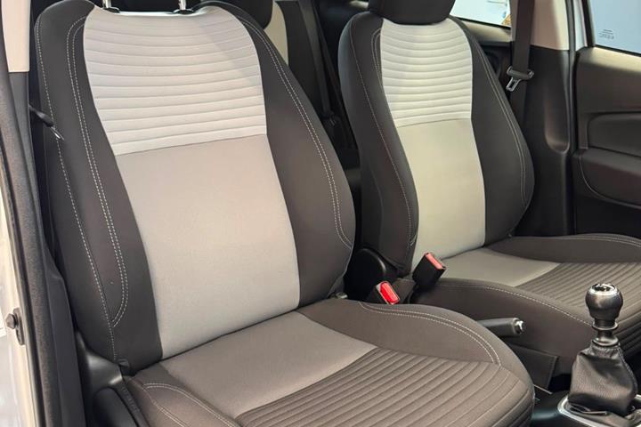 undefined Toyota Yaris fra 2020