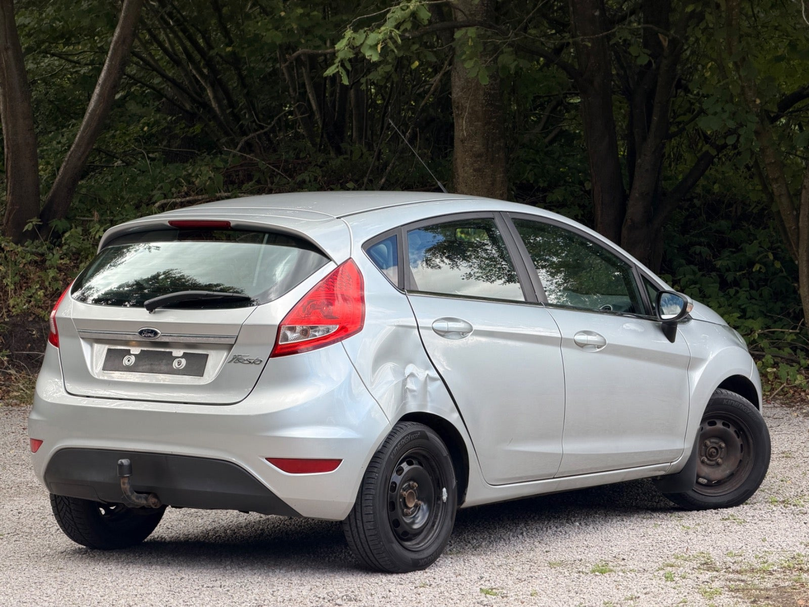 Blå Ford Fiesta fra 2012