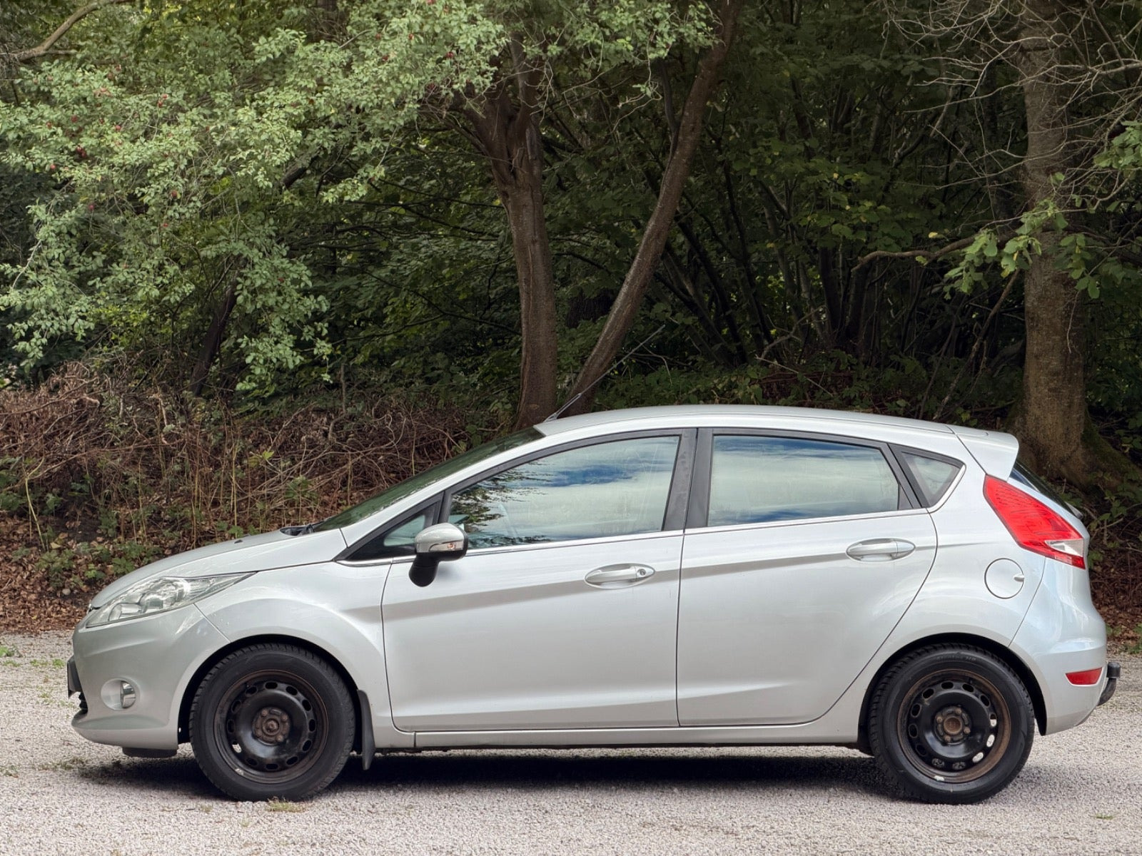 Blå Ford Fiesta fra 2012