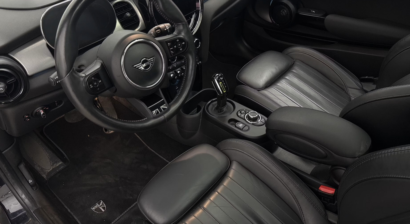 Sort Mini Cooper SE fra 2022