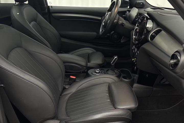 Sort Mini Cooper SE fra 2022