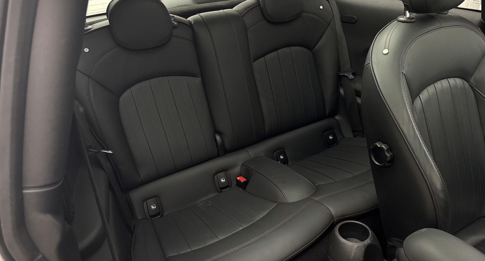 Sort Mini Cooper SE fra 2022
