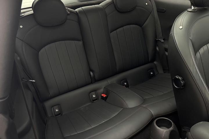 Sort Mini Cooper SE fra 2022