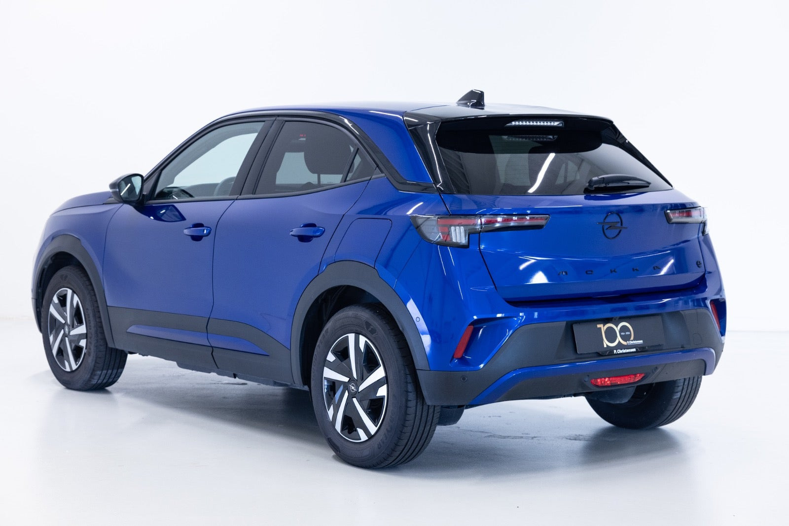 Blå Opel Mokka-e fra 2025